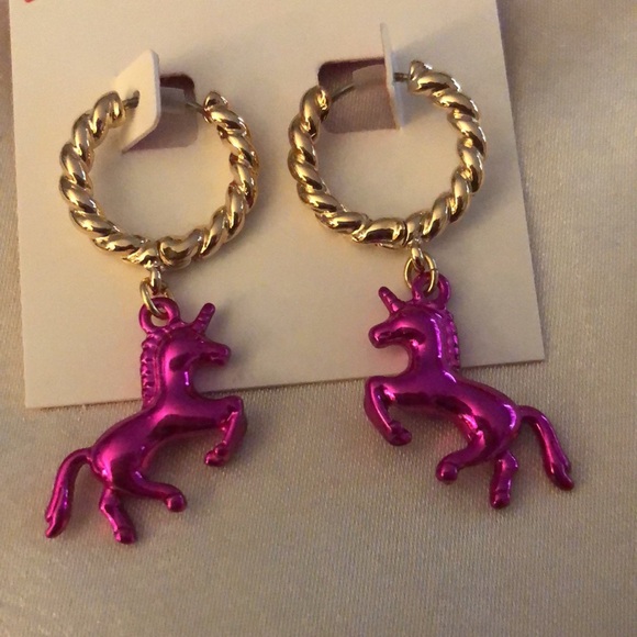 Betsey Johnson Gold Tone & Fuchsia Metallic Unicorn Huggie Hoop Earrings NWT - Picture 5 of 10